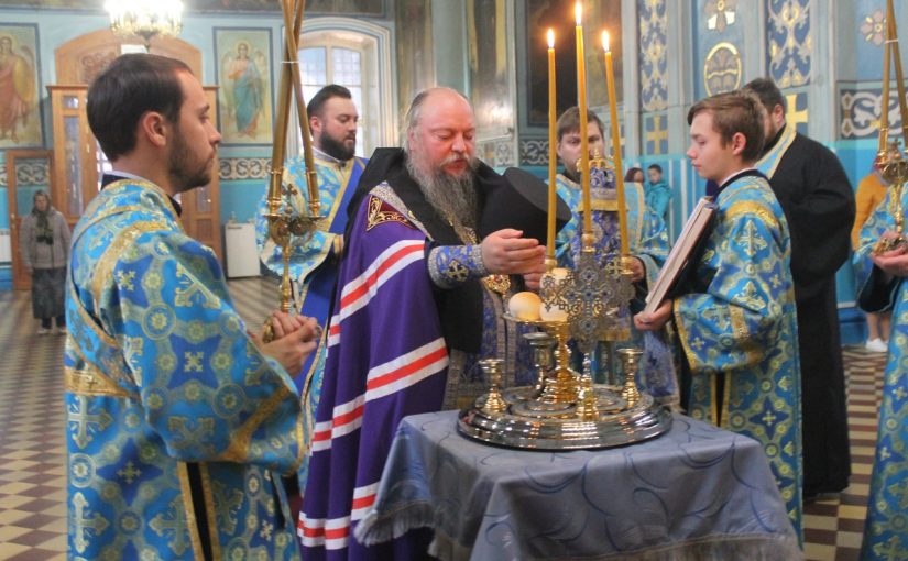 Епископ Митрофан совершил Всенощное бдение в кафедральном соборе Сердобска