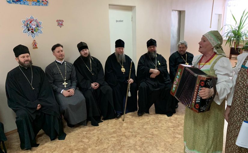 Епископ Митрофан посетил Бековский пансионат ветеранов войны и труда