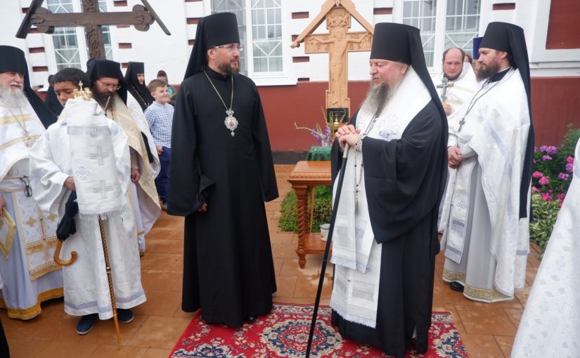 Епископ Сердобский Митрофан и епископ Ардатовский Вениамин совершили Литургию в Троице-Скановом монастыре