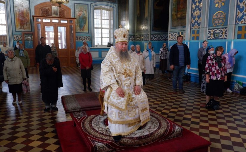 Епископ Митрофан совершил Божественную литургию в Михайло — Архангельском кафедральном соборе г. Сердобска