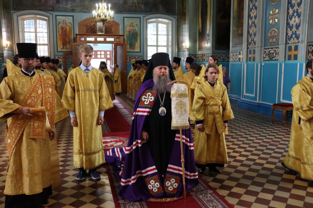 25 февраля божественный праздник. Мощи святителя Митрофана в Воронеже.