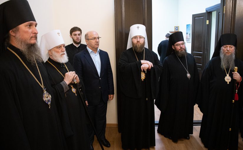 Епископ Сердобский и Спасский Митрофан принял участие в торжественном открытии исторического здания духовной консистории в г.Саратове