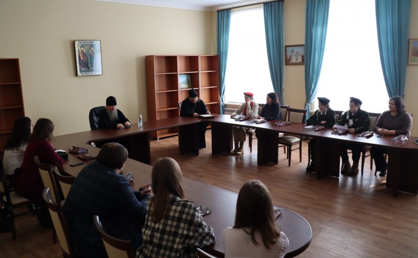 В Духовно-просветительском центре г.Сердобска состоялся молодёжный круглый стол на тему «Подвиг как проявление духовной жизни человека. Герои Отечества»