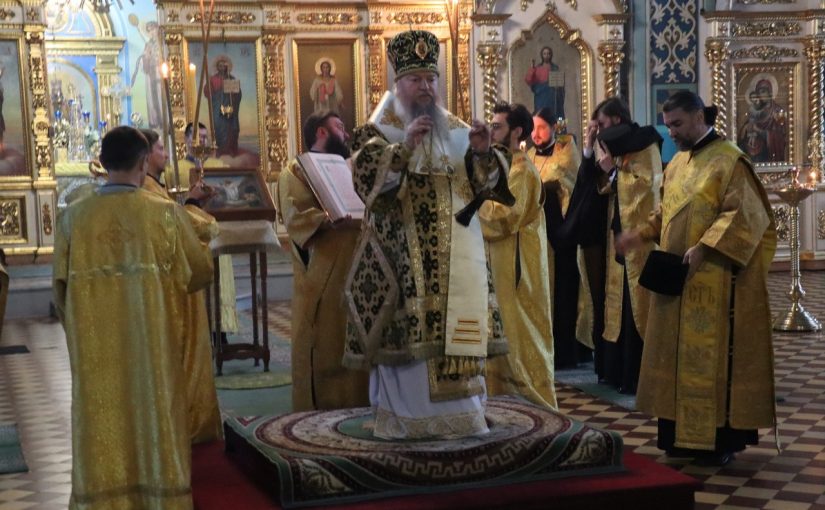 В канун Недели Торжества Православия епископ Митрофан совершил всенощное бдение в кафедральном соборе Архангела Михаила г.Сердобска
