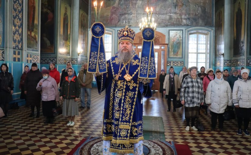 В праздник Благовещения епископ Митрофан совершил литургию в кафедральном соборе Архангела Михаила г.Сердобска