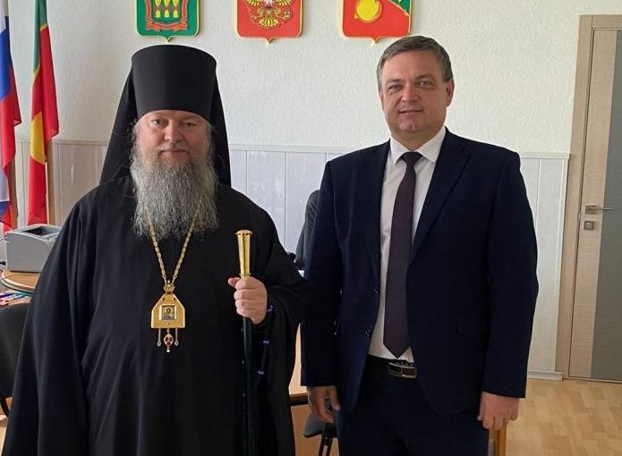 Епископ Сердобский и Спасский Митрофан поздравил Главу администрации Сердобского района А.В. Бедикина с Днём рождения