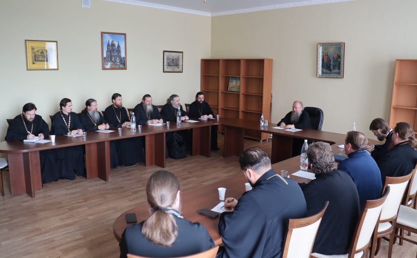 В здании Духовно-просветительского Центра г.Сердобска состоялось Собрание благочинных Сердобской епархии