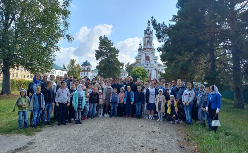 Воспитанники воскресной школы при Никольском храме г. Пензы посетили святые места Наровчатского  района