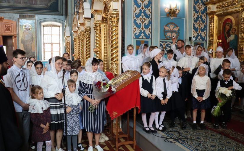 В день памяти новомучеников и исповедников Сердобских воспитанники Воскресных школ г.Сердобска и п. Колышлей получили подарки
