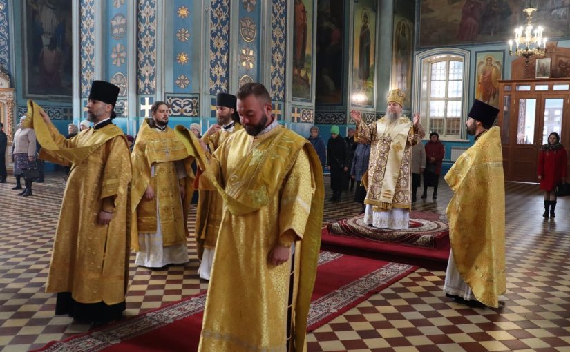 В Неделю 20-ю по Пятидесятнице епископ Митрофан совершил Литургию в кафедральном соборе Архангела Михаила г.Сердобска