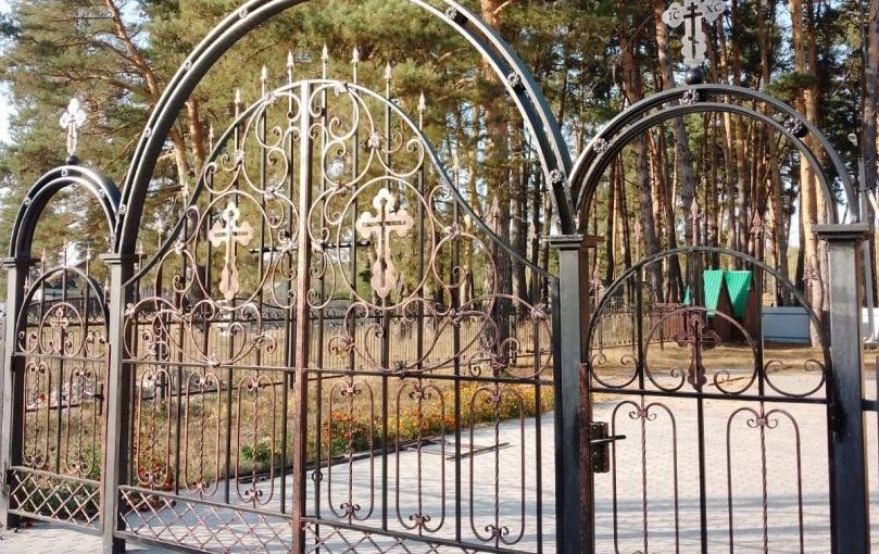 Храм прп. Серафима Саровского п. Пашково Земетчинского района теперь украшают новые ворота
