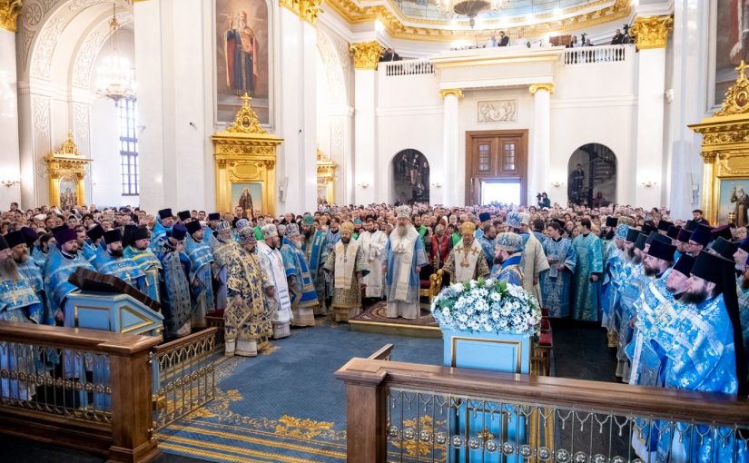 В праздник Казанской иконы Пресвятой Богородицы епископ Митрофан принял участие в церковных торжествах в столице Татарстана