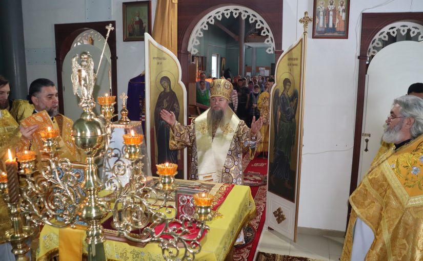 В Неделю святых праотец епископ Митрофан совершил Литургию в соборе Покрова Пресвятой Богородицы г.Белинского