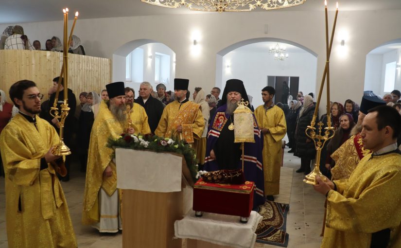 В день памяти святителя Спиридона Тримифунтского  епископ Митрофан совершил Литургию в храме Воскресения Христова г.Спасска
