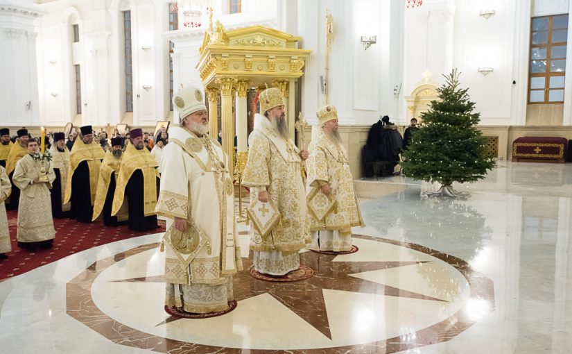 В праздник Рождества Христова иерархи Пензенской митрополии совершили великую вечерню в Спасском кафедральном соборе