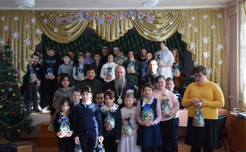 Епископ Митрофан посетил воспитанников ГКОУ «Сердобская школа-интернат»