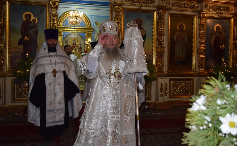 В канун Крещения Господня епископ Митрофан совершил всенощное бдение в кафедральном соборе Архангела Михаила г.Сердобска