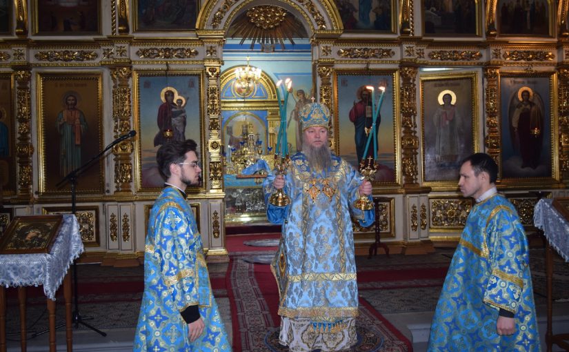 В Неделю 37-ю по Пятидесятнице епископ Митрофан совершил Литургию в кафедральном соборе Архангела Михаила г.Сердобска