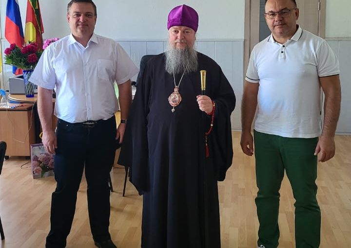 Епископ Митрофан поздравил Главу Сердобского района А.В. Бедикина с Днём рождения