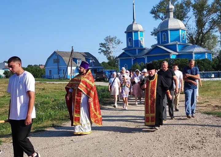 В селе Поим Белинского района Пензенской области прошел крестный ход, посвященный памяти царской семьи