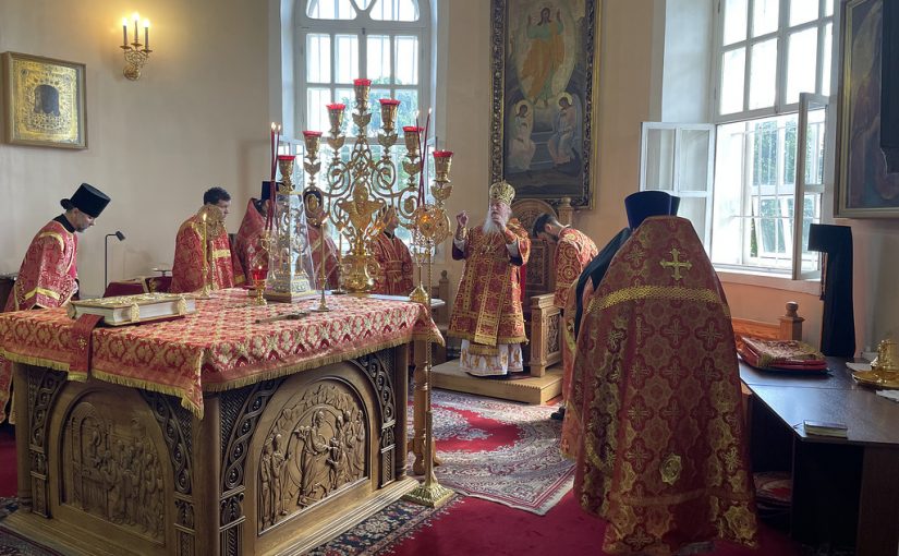 В день памяти священномученика Григория Самарина епископ Митрофан совершил Литургию в соборе Вознесения Господня г.Спасска