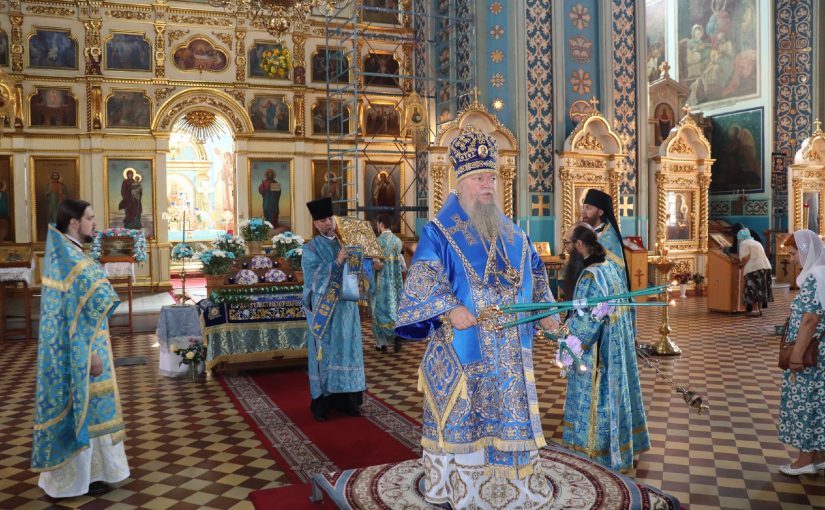 В праздник Успения Пресвятой Богородицы епископ Митрофан совершил Литургию в кафедральном соборе Архангела Михаила г.Сердобска