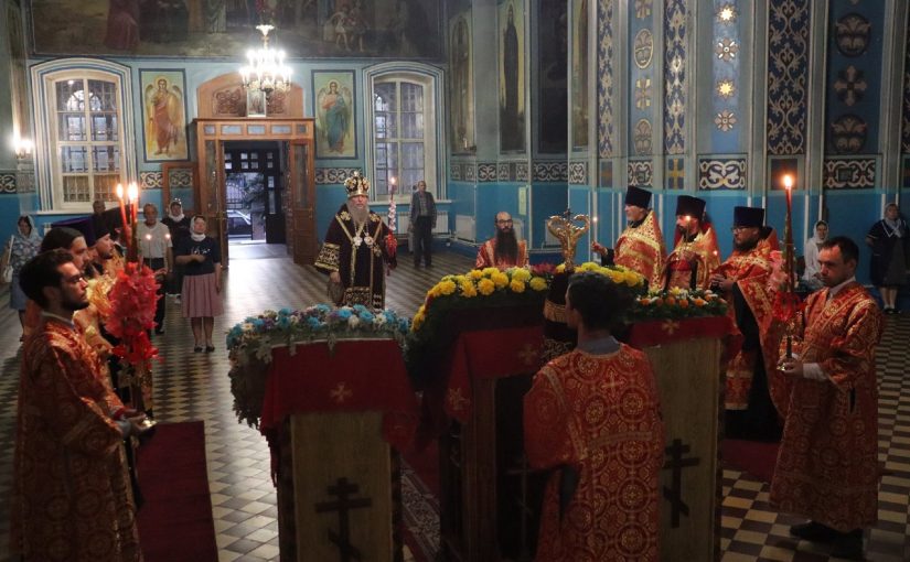 В канун дня памяти новомучеников и исповедников Сердобских епископ Митрофан совершил всенощное бдение в кафедральном соборе Архангела Михаила г.Сердобска