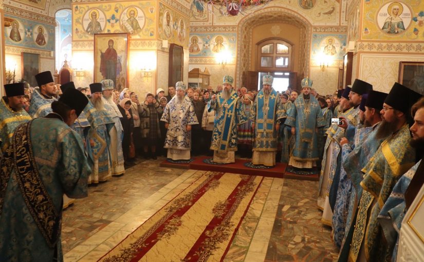 В день чествования Трубчевской иконы Божией Матери митрополит Пензенский и Нижнеломовский Серафим возглавил Литургию в Троице-Скановом епархиальном женском монастыре