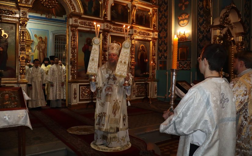 В канун Собора Архистратига Михаила епископ Митрофан совершил всенощное бдение в кафедральном соборе Архангела Михаила г.Сердобска