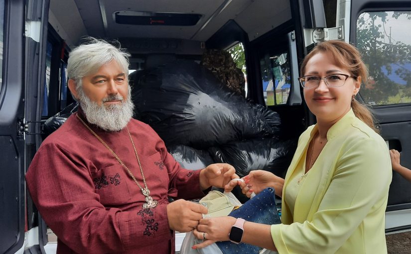 Прихожане собора Покрова Пресвятой Богородицы г.Белинского поддержали традиционную ежегодную акцию «Собери ребенка в школу»