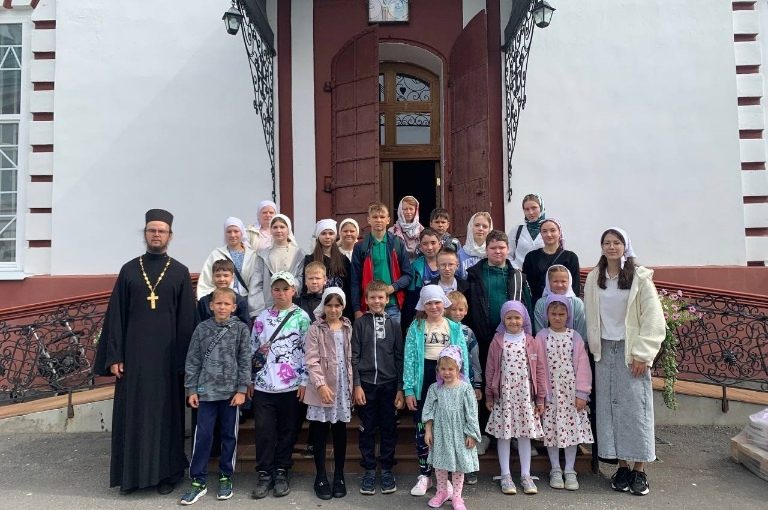 Паломническая поездка воспитанников воскресной школы из Мордовии в  монастыри с.Сканово Наровчатского района