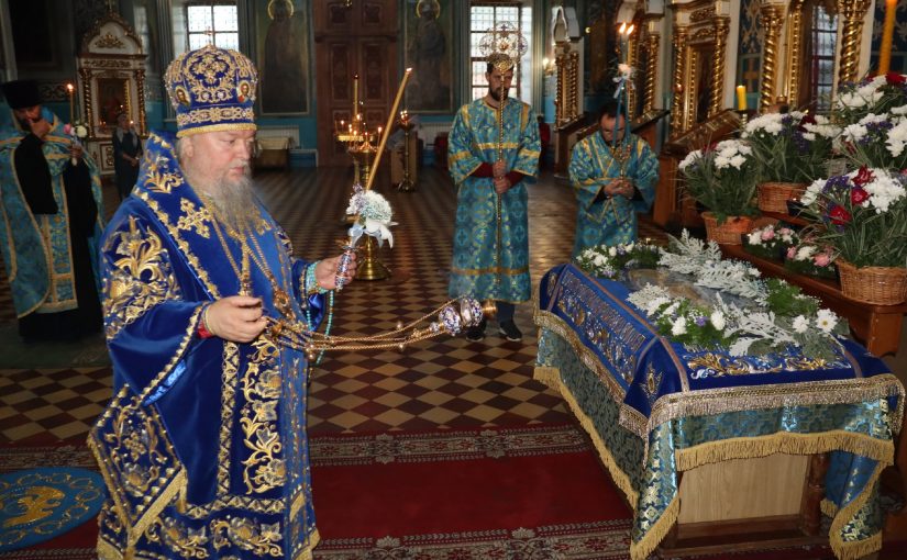 В канун Успения Пресвятой Богородицы епископ Митрофан совершил всенощное бдение в кафедральном соборе Архангела Михаила г.Сердобска