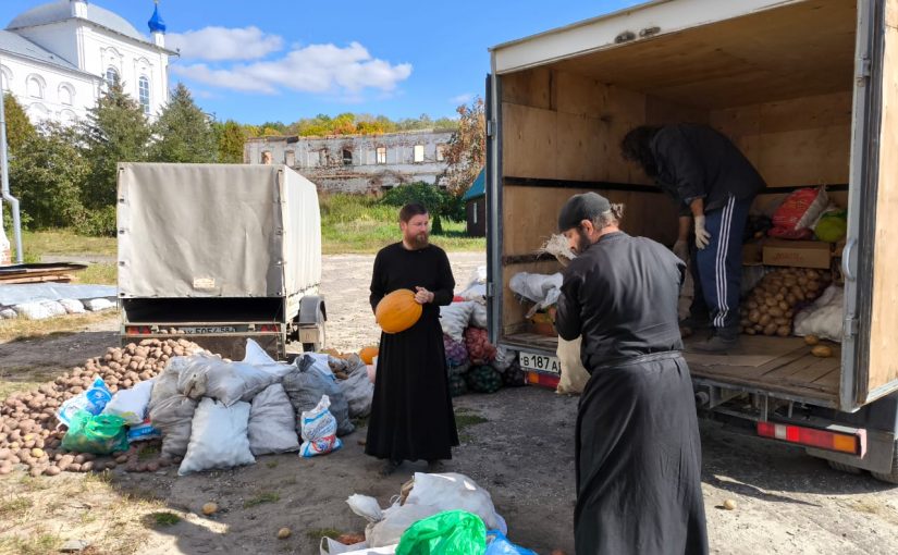 Верующие Вадинского района пожертвовали более четырех тон овощей для братии Свято-Тихвинского Керенского мужского монастыря с. Вадинска