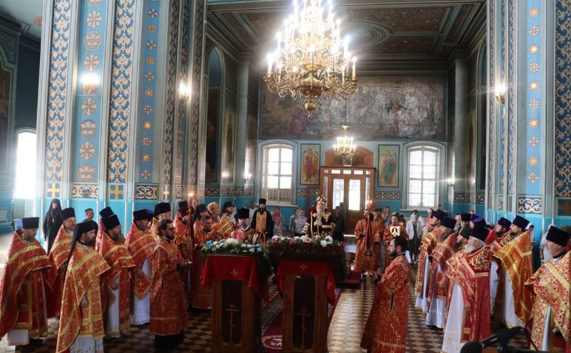 В день памяти новомучеников и исповедников Сердобских епископ Митрофан возглавил Соборную Божественную литургию в кафедральном соборе Архангела Михаила г.Сердобска