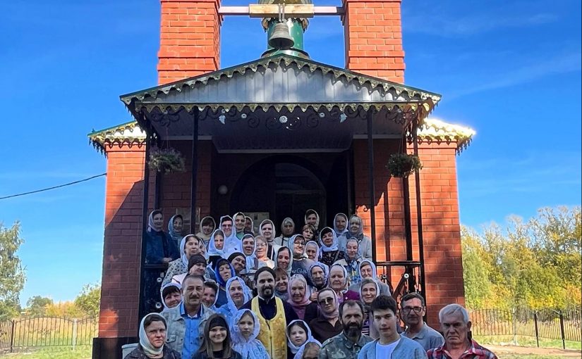 Проведена установка ограждения вокруг территории храма-часовни прп. Сергия Радонежского р.п. Земетчино