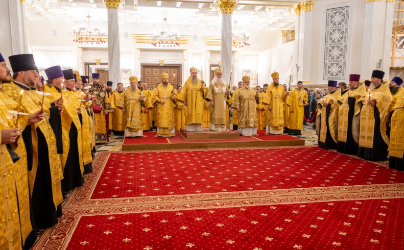 В канун дня памяти святителя Иннокентия Пензенского митрополит Серафим и архипастыри из соседних регионов совершили всенощное бдение в Спасском соборе
