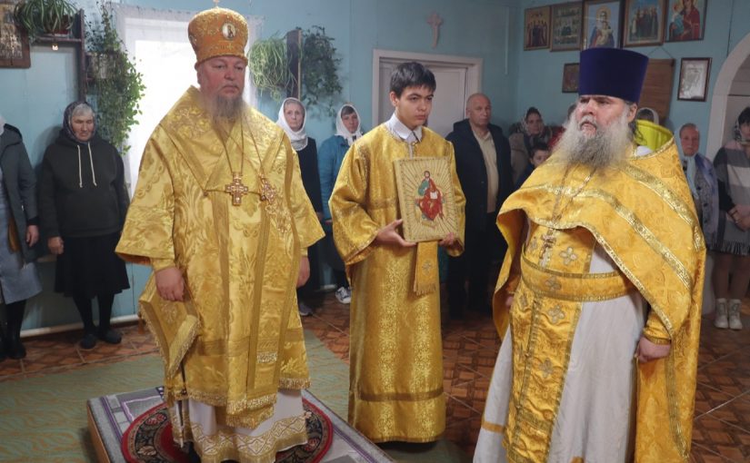 В  Неделю 18-ю по Пятидесятнице епископ Митрофан совершил Литургию в молитвенном доме свт. Николая Чудотворца с.Корсаевка Белинского района