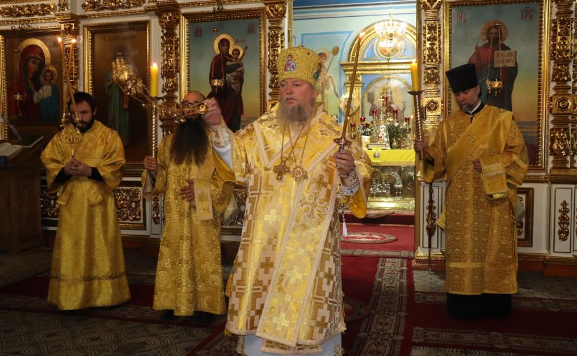 В канун Недели 18-й по Пятидесятнице епископ Митрофан совершил всенощное бдение в кафедральном соборе Архангела Михаила г.Сердобска