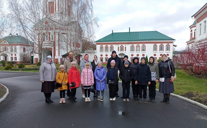 Воспитанники Воскресной школы храма Архистратига Михаила р.п.Тамала совершили паломническую поездку по островкам святости Пензенского края
