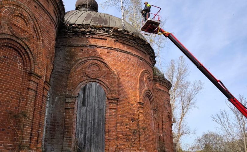 Жители села вместе с настоятелем организовали работы по благоустройству Богоявленской церкви с.Коповка Вадинского района