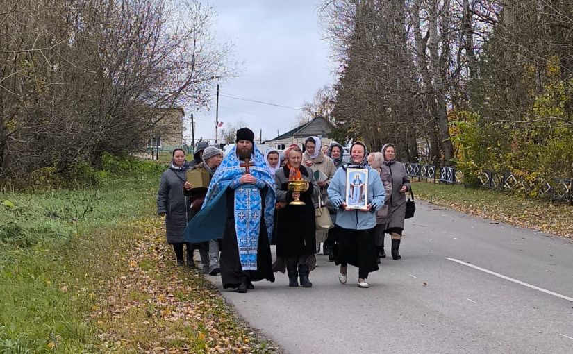 Крестный ход в память о разрушенном храме совершили прихожане церкви Богоявления Господня села Вадинска