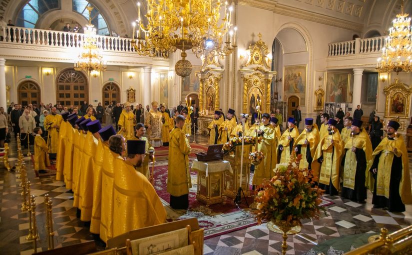 Епископ Митрофан сослужил митрополиту Саранскому и Мордовскому Зиновию за Всенощным бдением