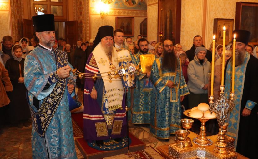 Накануне дня Обретения Трубчевской иконы Божией Матери епископ Тарасий и епископ Митрофан совершили всенощное бдение в Троице-Скановом епархиальном женском монастыре с.Сканово Наровчатского района