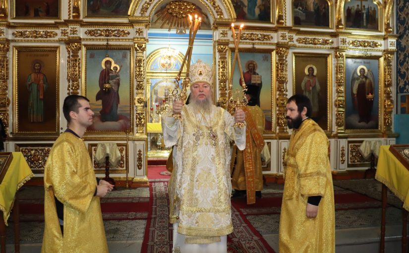 В Неделю 25-ю по Пятидесятнице епископ Митрофан совершил Литургию в кафедральном соборе Архангела Михаила г.Сердобска