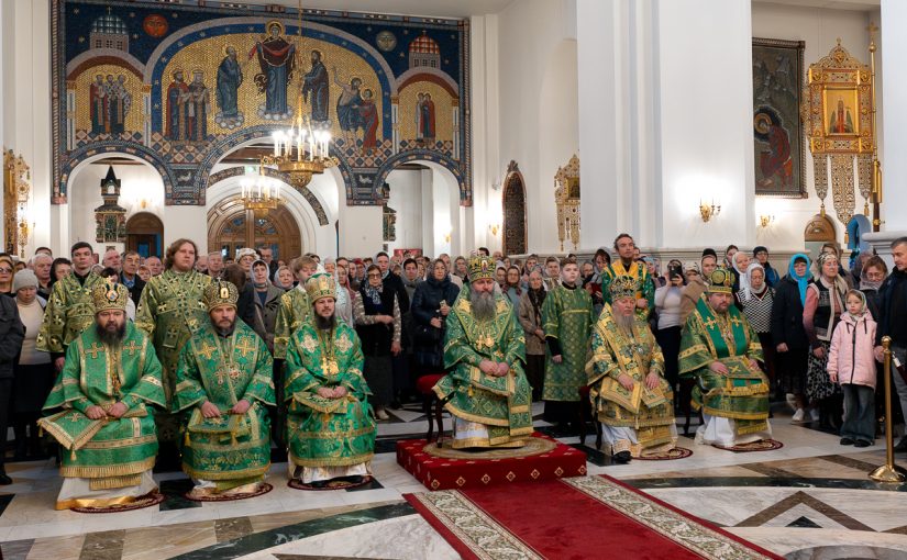 Соборная архиерейская служба в Неделю 22-ю по Пятидесятнице, празднование памяти преподобного Нестора Летописца