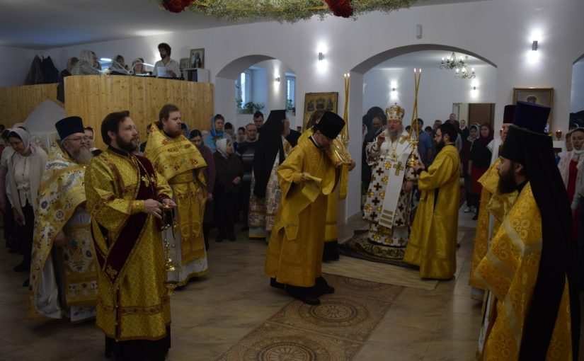 В день памяти святителя Спиридона Тримифунтского епископ Митрофан совершил Литургию в храме Воскресения Христова г.Спасска