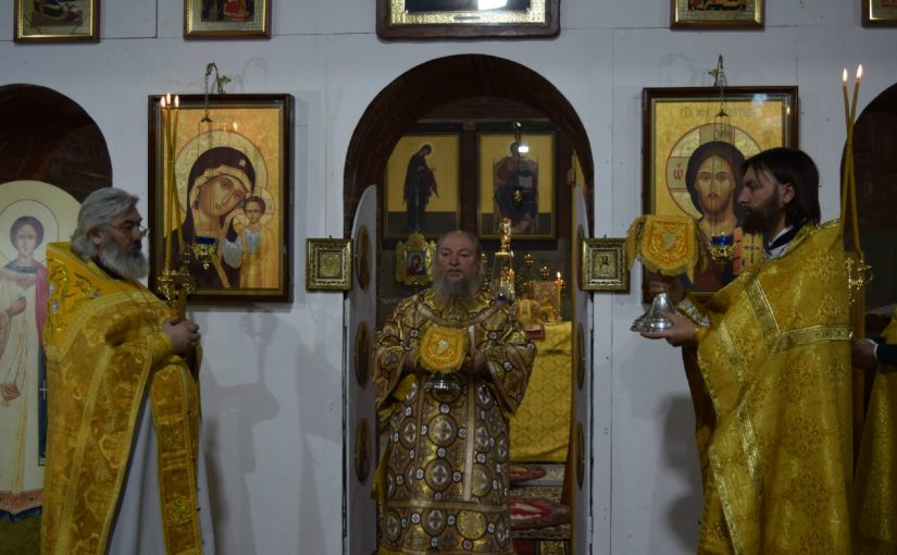 В Неделю 27-ю по Пятидесятнице епископ Митрофан совершил Литургию в Покровском соборе г.Белинского