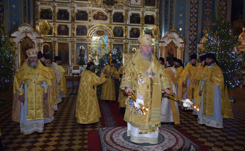 В праздник Собора Пресвятой Богородицы епископ Митрофан возглавил общеепархиальную Соборную Литургию в кафедральном соборе Архангела Михаила г.Сердобска